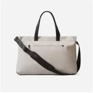 Everlane Weekender Bag in Warm Quartz